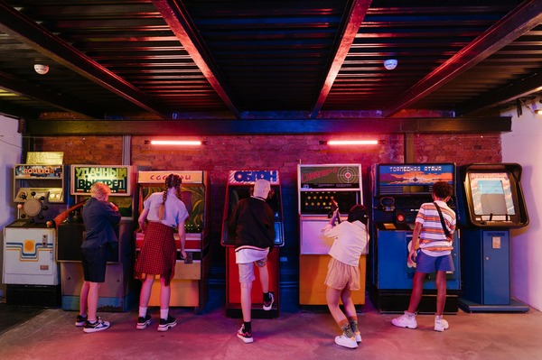 Why Essential Electronics for All Ages Are Key to a Connected Lifestyle
