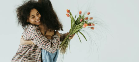 Celebrating Mother’s Day in Style: Summer Accessories She’ll Love